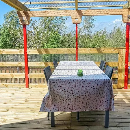 2 Bedroom Cozy In Holiday home Nexo